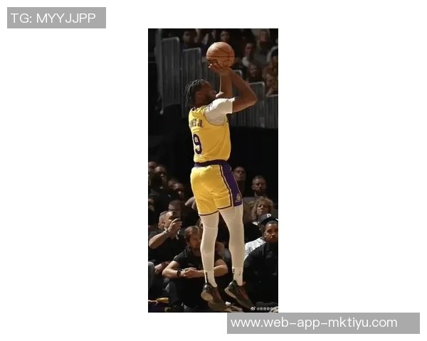 布朗尼表现惊艳11投8中砍下20分5篮板7助攻3抢断创赛季新高