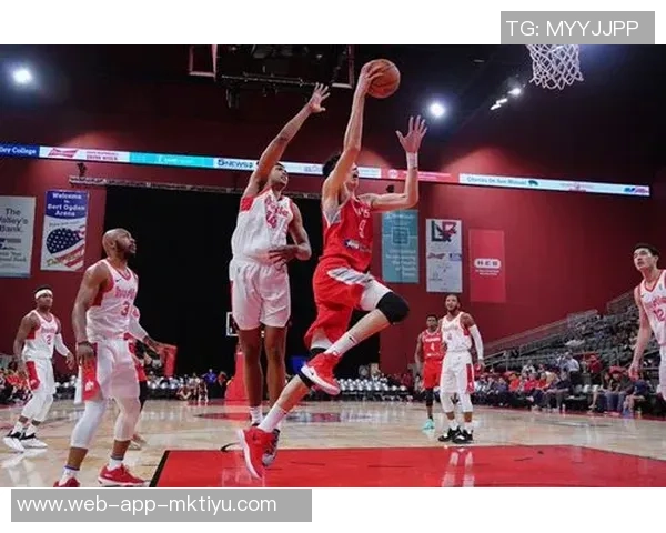 普尔替补表现平平15投仅中6球贡献16分2篮板4助攻1抢断