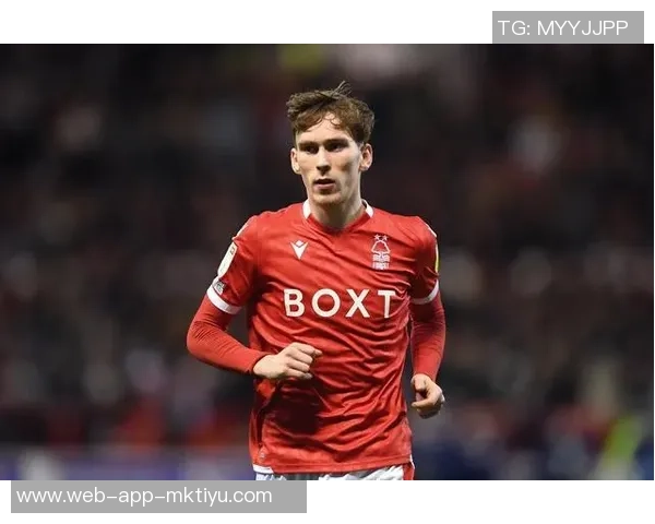 克林根闪耀全场砍下20分15板开拓者迎来自阿德后首位二年级新星