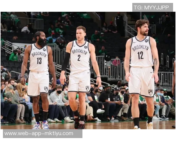 詹姆斯夫妇亲临现场支持洛杉矶道奇队精彩比赛未赴客场